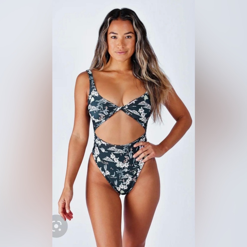 Skatie one piece swimwear